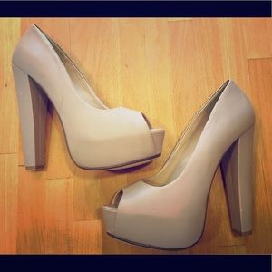 FOREVER 21 Faux Leather Platform Heels-Nude